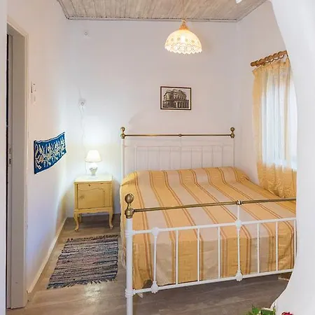 Villa Argo, Feakia